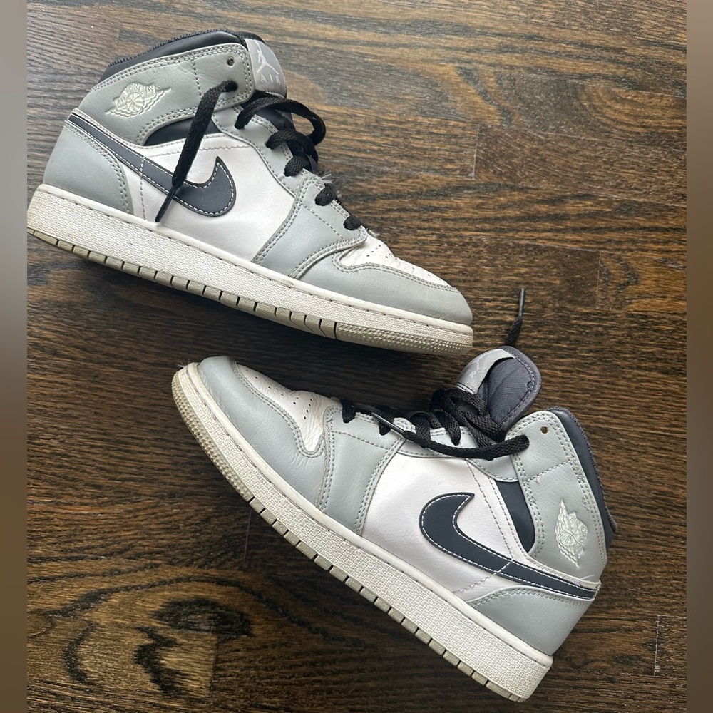Nike Air Jordan 1 size 6 youth